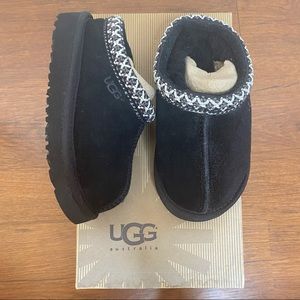 ugg slippers kids black